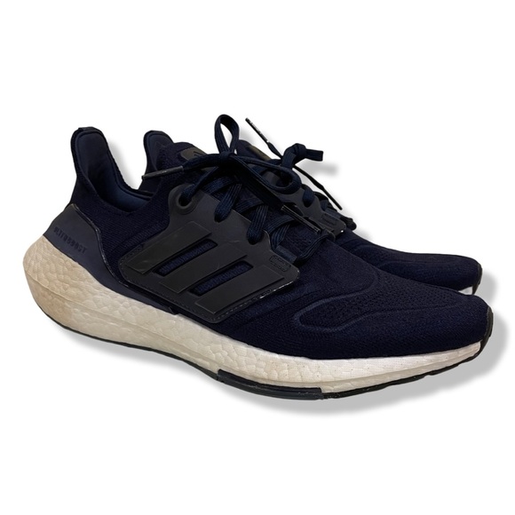 Adidas Ultraboost 22 - Picture 2 of 8